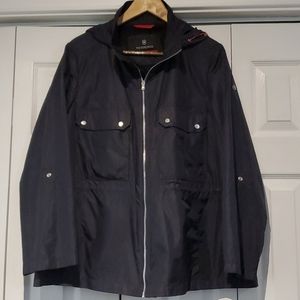 VICTORINOX SUPER LIGHTWEIGHT JACKET Large.